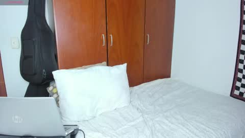 Snapshot of nyusha619933 chatting on December 28, 3:47 am Laura nyu online show from December 28, 3:47 am