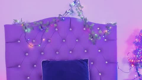   online show from December 18, 5:10 pm