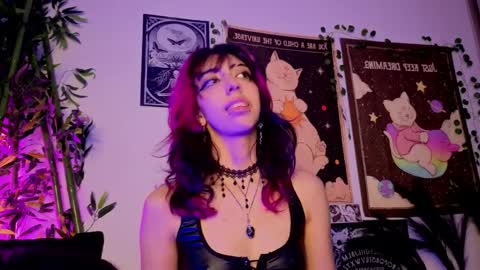   online show from April 4, 10:29 pm