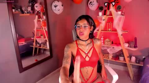 Snapshot of nyxmoonhells chatting on October 20, 10:10 pm Nyx online show from October 20, 10:10 pm