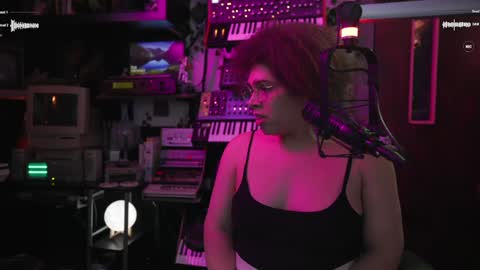 Snapshot of nyxraven chatting on December 30, 1:04 am NyxRaven online show from December 30, 1:04 am