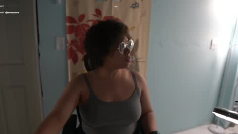 Snapshot of nyxraven chatting on January 6, 3:53 am NyxRaven online show from January 6, 3:53 am