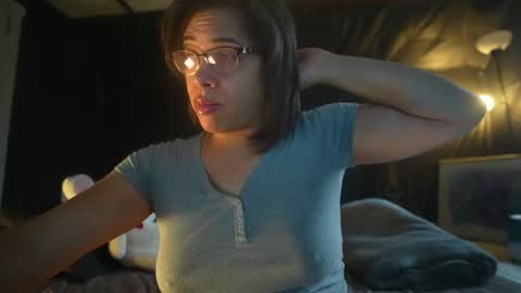 Snapshot of nyxraven chatting on January 6, 2:32 pm NyxRaven online show from January 6, 2:32 pm