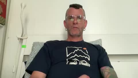 Jonathan Deep online show from April 8, 10:48 am