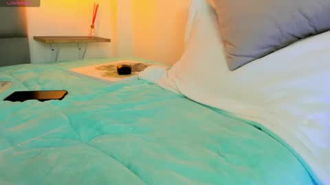 Snapshot of oasis_ossa chatting on December 15, 5:34 am Lyam online show from December 15, 5:34 am