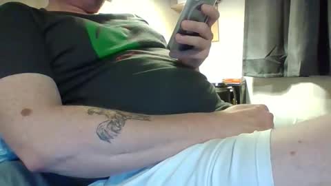 Snapshot of obedient9402 chatting on November 23, 10:42 pm obedient9402 online show from November 23, 10:42 pm