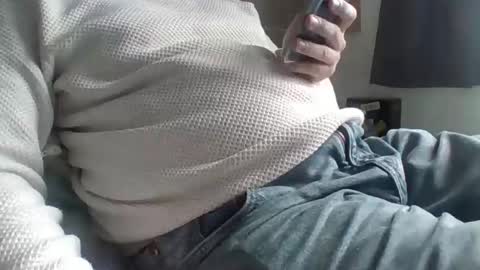 Snapshot of obedient9402 chatting on December 17, 12:55 pm obedient9402 online show from December 17, 12:55 pm