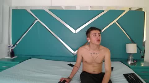 oblivionlove online show from March 5, 3:19 pm