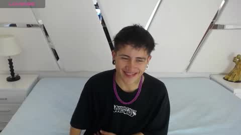 oblivionlove online show from March 28, 4:39 pm