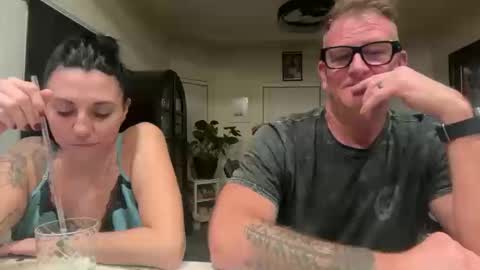 Snapshot of obsidianheartsx chatting on October 18, 5:21 am SimplyUs online show from October 18, 5:21 am