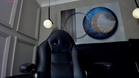 independent model online show from January 31, 7:08 pm