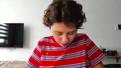 Evie online show from April 3, 5:38 am