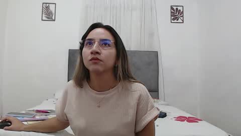 Val online show from February 4, 2:12 pm