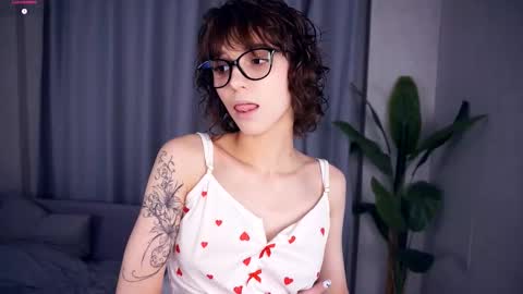 Thea online show from September 13, 6:29 pm