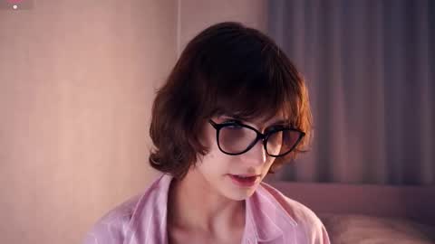 Thea online show from November 28, 7:38 pm