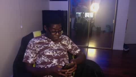 Money online show from December 4, 5:49 am