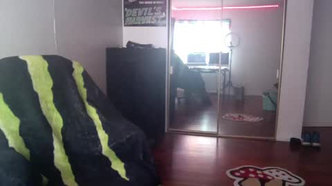 Money online show from December 21, 7:27 pm