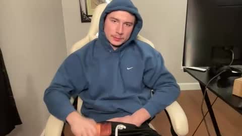 Snapshot of officialtommycash chatting on December 3, 7:27 am Tommy Cash online show from December 3, 7:27 am