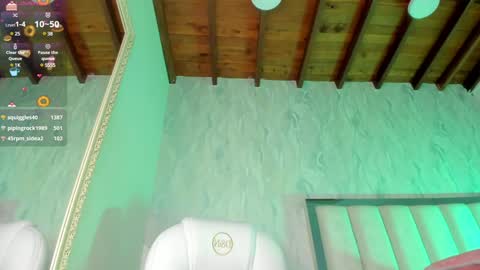 Holly online show from January 17, 5:00 am