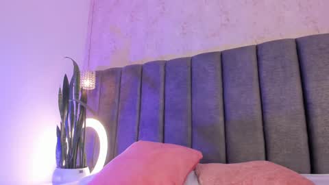 Holly online show from February 17, 7:42 pm