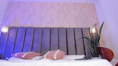 Holly online show from February 28, 8:07 pm