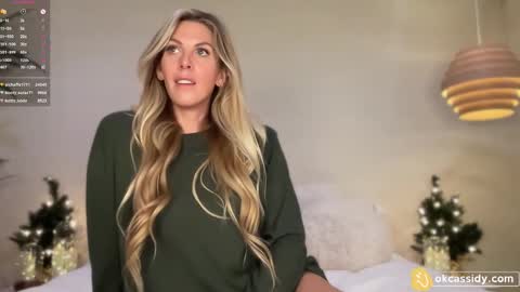 Snapshot of oh_ok_cassidy chatting on December 4, 2:21 am cassidy online show from December 4, 2:21 am