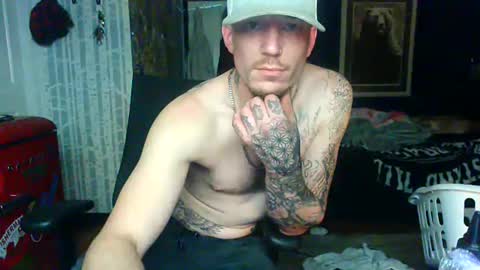 Snapshot of oh_you_know69 chatting on November 19, 5:51 am who dares toss me some tips lets have fun online show from November 19, 5:51 am