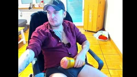 Chris online show from December 3, 7:43 am