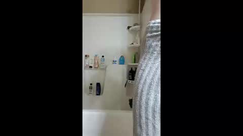 ohjaybones online show from April 22, 12:24 am