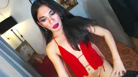 IM CHIE  DONT FORGET TO FOLLOW ME  MAKE ME SMILE HERE  THUMB UP FOR 25TOK  online show from December 19, 10:00 pm