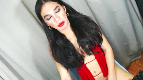 IM CHIE  DONT FORGET TO FOLLOW ME  MAKE ME SMILE HERE  THUMB UP FOR 25TOK  online show from February 25, 9:57 pm