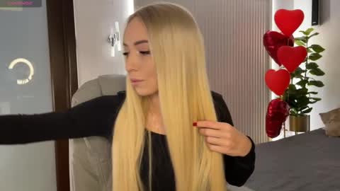 Emma online show from March 4, 1:22 am