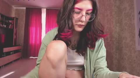 Snapshot of ohmygoddestkimmy chatting on February 13, 11:28 am Kmmy online show from February 13, 11:28 am