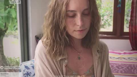 Snapshot of ohmymojo chatting on November 3, 4:14 am Mo online show from November 3, 4:14 am