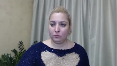 Snapshot of ohsweetiren chatting on December 4, 10:35 am Iren online show from December 4, 10:35 am