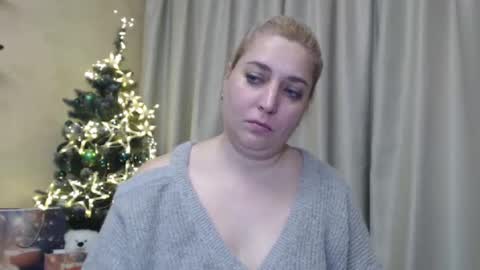 Snapshot of ohsweetiren chatting on December 24, 10:01 am Iren online show from December 24, 10:01 am