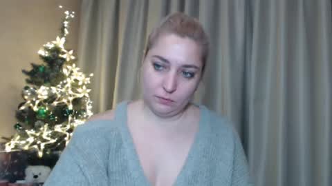 Snapshot of ohsweetiren chatting on December 28, 10:14 am Iren online show from December 28, 10:14 am