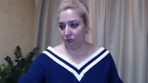 Snapshot of ohsweetiren chatting on February 2, 6:37 am Iren online show from February 2, 6:37 am