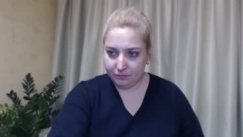 Snapshot of ohsweetiren chatting on February 6, 10:15 am Iren online show from February 6, 10:15 am