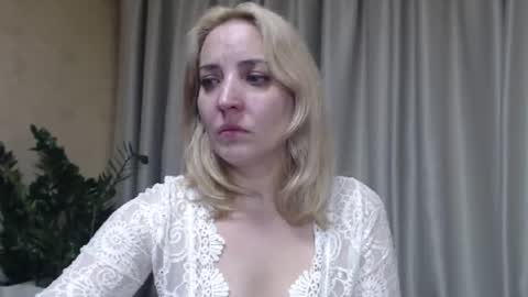 Mari online show from October 8, 3:53 pm