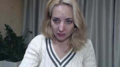 Mari online show from October 12, 8:52 pm