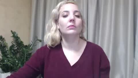 Mari online show from October 24, 4:03 pm