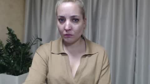 Mari online show from October 31, 6:42 pm