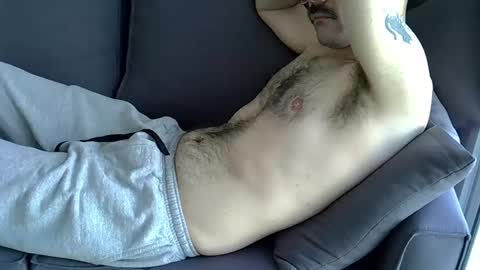 Snapshot of olavioneto chatting on November 10, 5:01 pm hairyBRboy online show from November 10, 5:01 pm