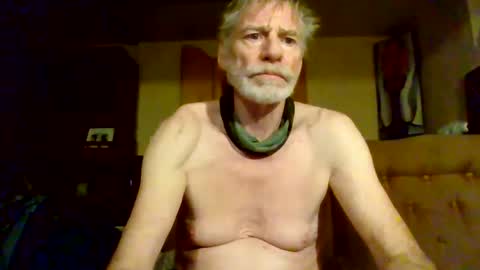 Snapshot of oldancer1959 chatting on December 15, 6:18 am oldancer1959 online show from December 15, 6:18 am