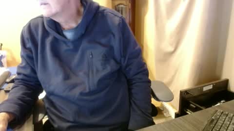 Snapshot of olderandwiser chatting on December 19, 6:23 am Older and Wiser online show from December 19, 6:23 am