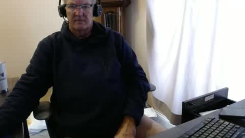 Snapshot of olderandwiser chatting on January 8, 4:22 pm Older and Wiser online show from January 8, 4:22 pm