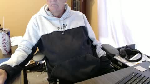 Snapshot of olderandwiser chatting on September 26, 4:22 pm Older and Wiser online show from September 26, 4:22 pm