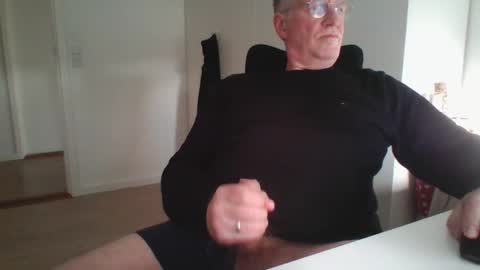 Snapshot of oldth chatting on January 8, 11:54 am oldth online show from January 8, 11:54 am