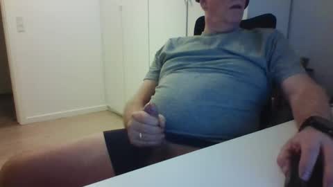 Snapshot of oldth chatting on February 10, 9:36 pm oldth online show from February 10, 9:36 pm